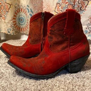 Old Gringo red cowboy booties. Size 8